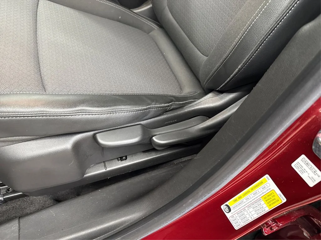Used 2022 Red Buick Preferred image 23