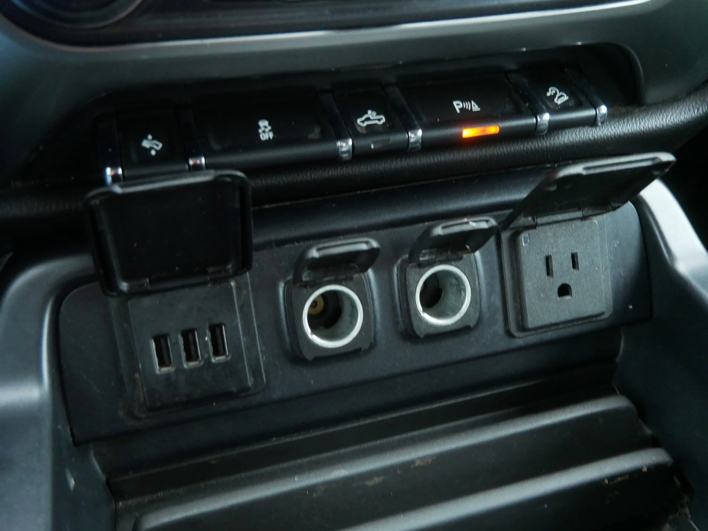Used 2015 Black Chevrolet LT image 28