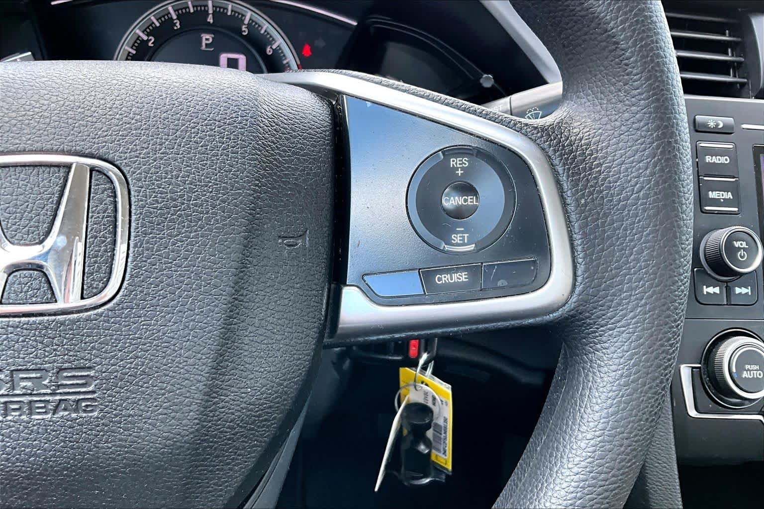 Used 2018  Honda LX image 23