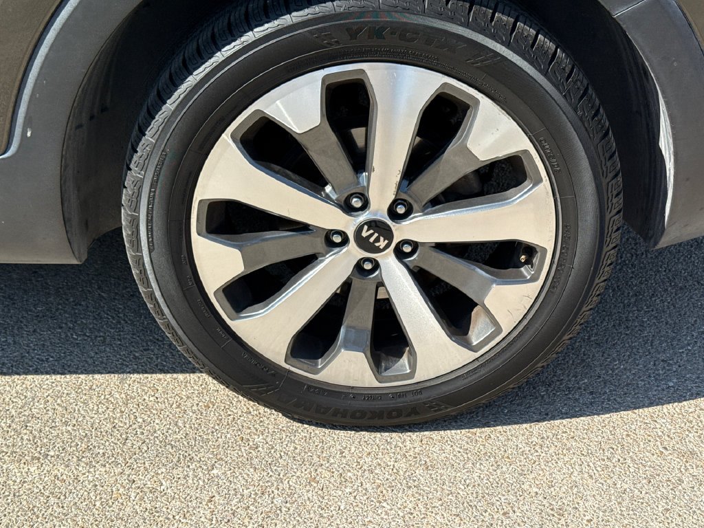 Used 2020 Green Kia S image 10