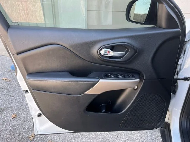 Used 2018 White Jeep Limited image 14
