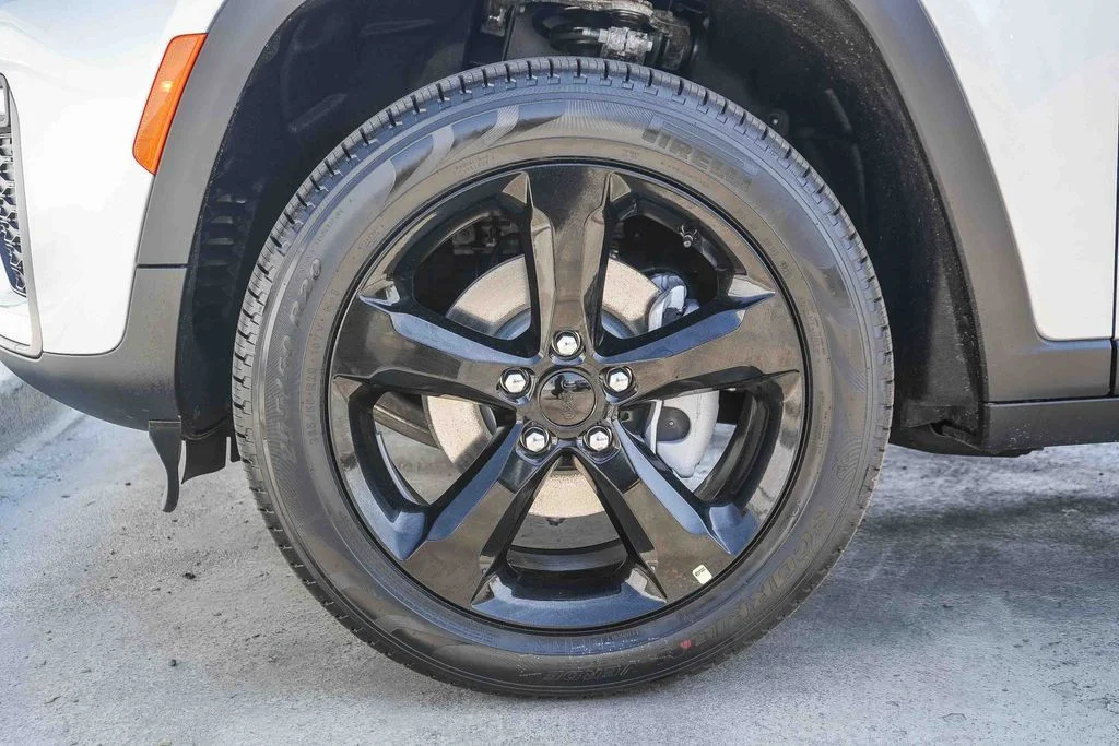 New 2026 Silver Jeep Limited image 11