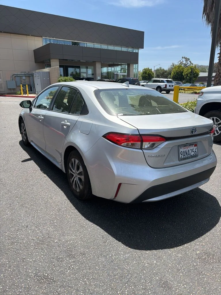 Used 2022 Silver Toyota LE image 5