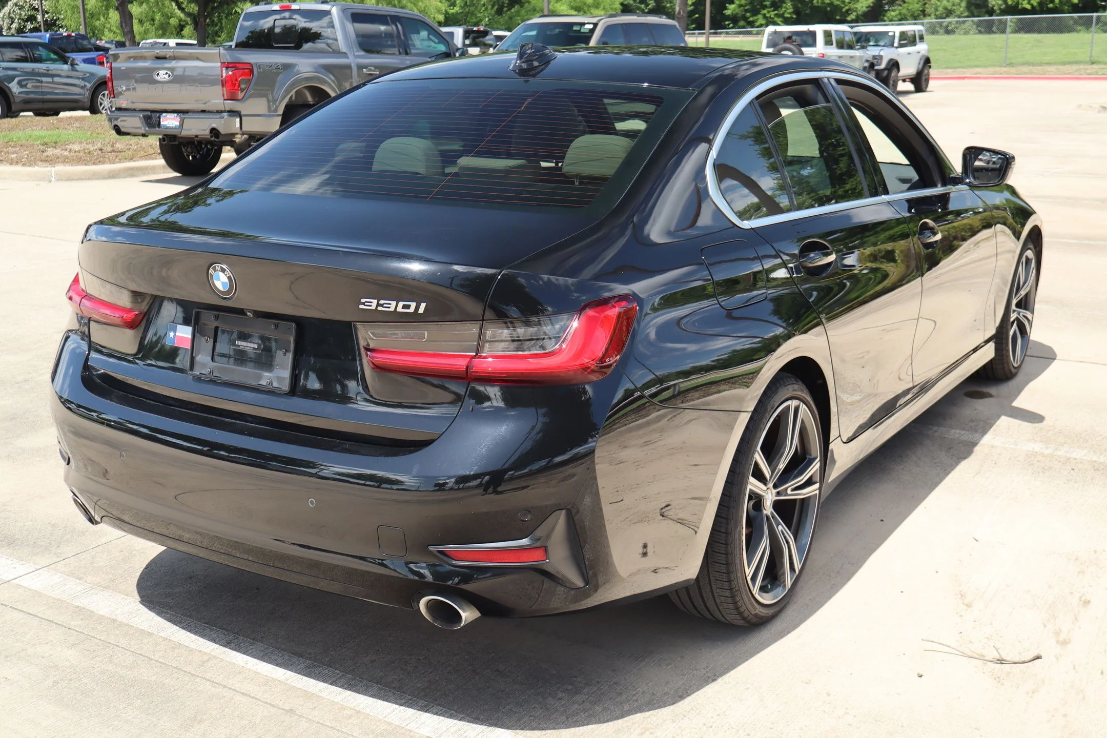 Used 2021 Black BMW 330i image 3