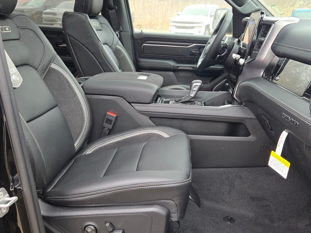 New 2026 Diamond Black Crystal Pearl-Coat Exterior Paint RAM RHO image 8
