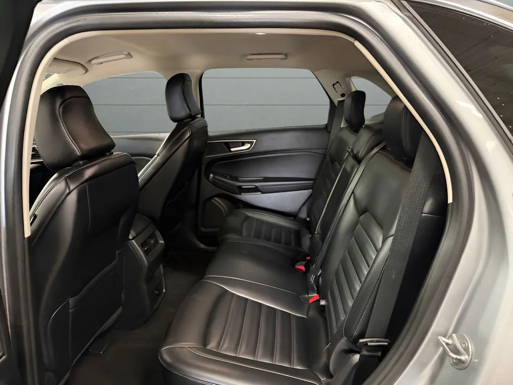 Used 2024 Silver Ford SEL image 17