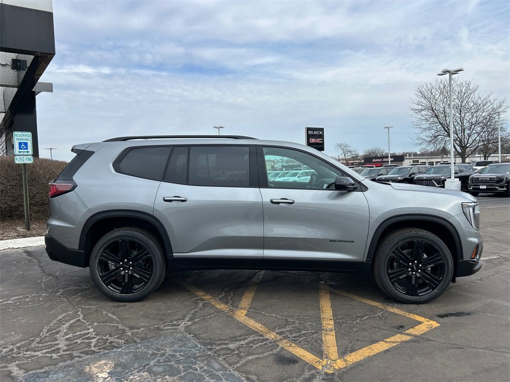 2026 GMC ACADIA - Image 8