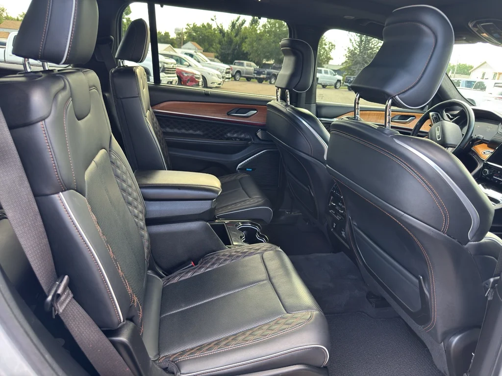 Used 2021 Silver Zynith Jeep Summit Reserve image 17