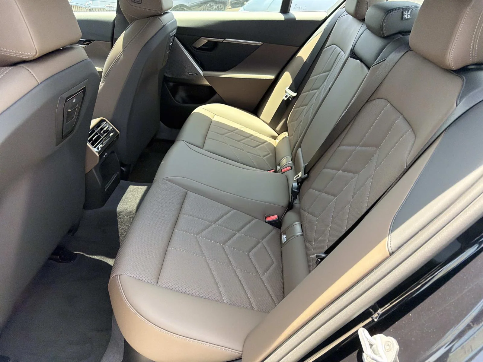 New 2027 Carbon Black Metallic BMW 530i image 11