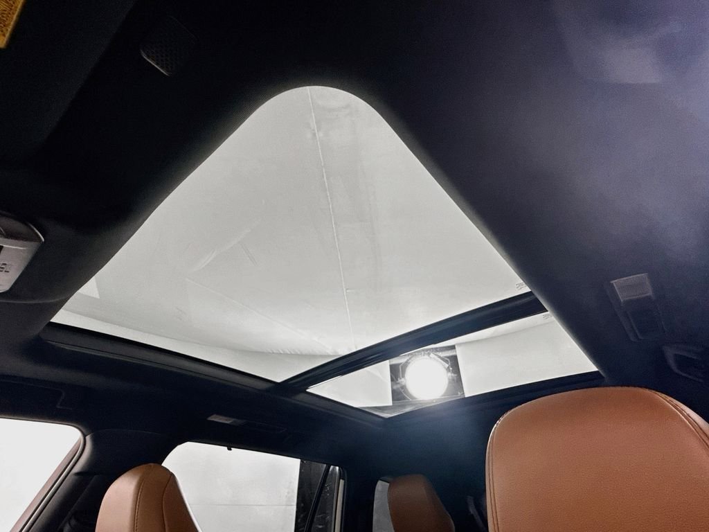 Used 2022 Wind Chill Pearl Toyota Hybrid Platinum image 21