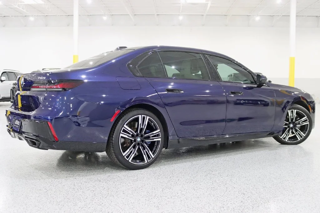 Used 2023 Blue BMW 760i xDrive image 9