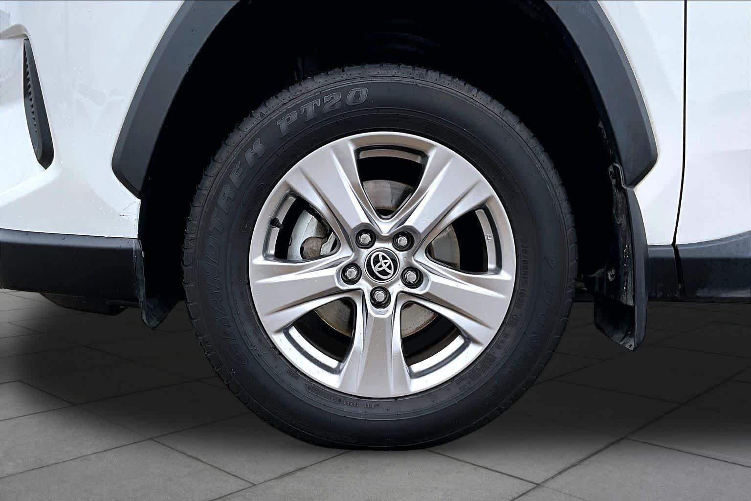 Used 2023 Ice Cap Toyota XLE image 11