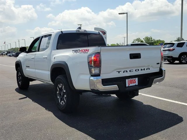 Certified Used 2023 Ice Cap Toyota SR V6 image 33