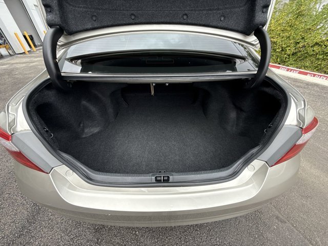Used 2016  Toyota  image 22