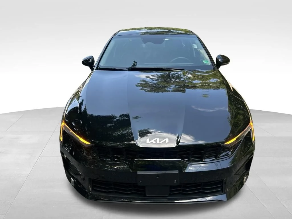Used 2026 Black Kia LXS image 9