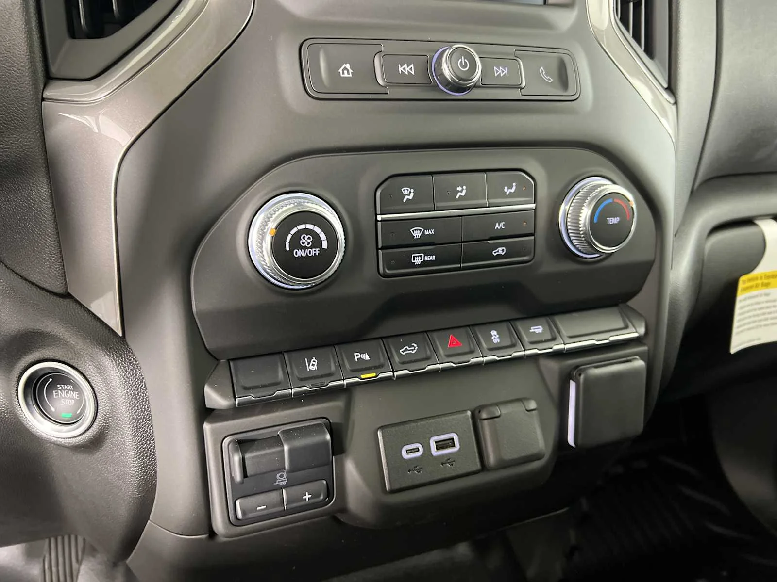 New 2025 Summit White GMC Pro image 18