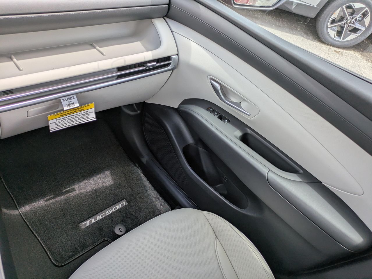 New 2026 Hampton Gray Hyundai SEL Plus FWD image 15