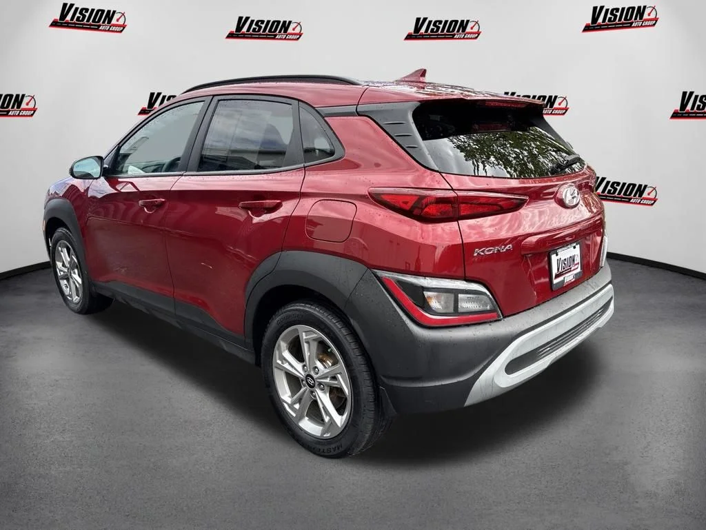 Used 2023 Red Hyundai SEL image 3