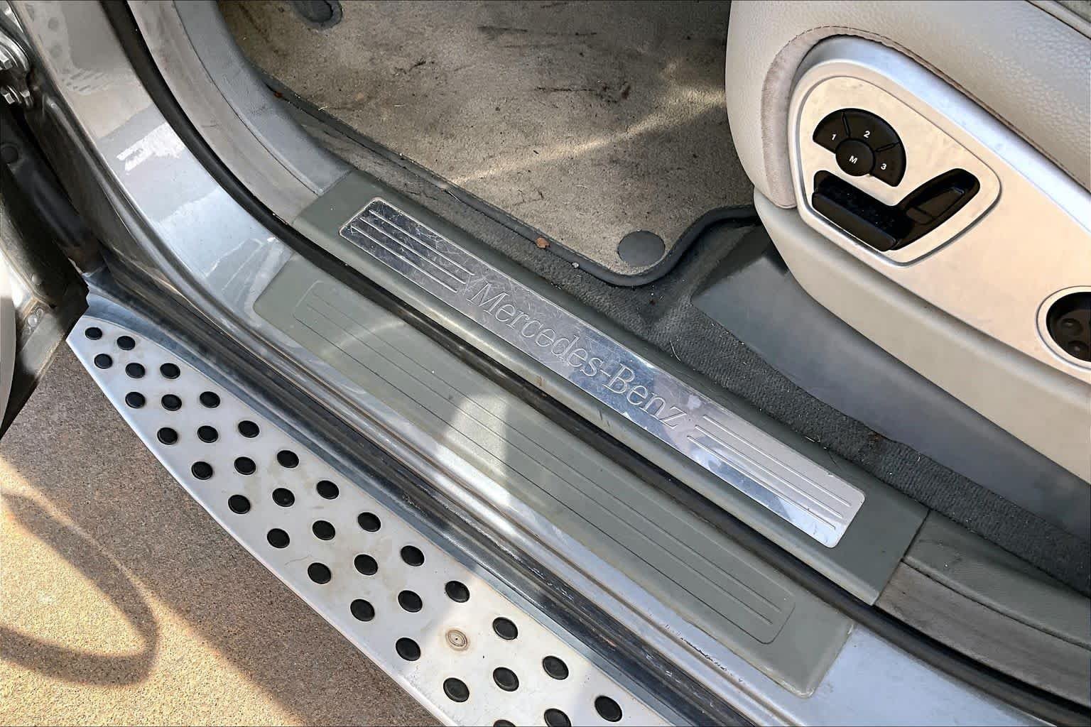 Used 2011 Iridium Silver Metallic Mercedes-Benz GL 450 image 31