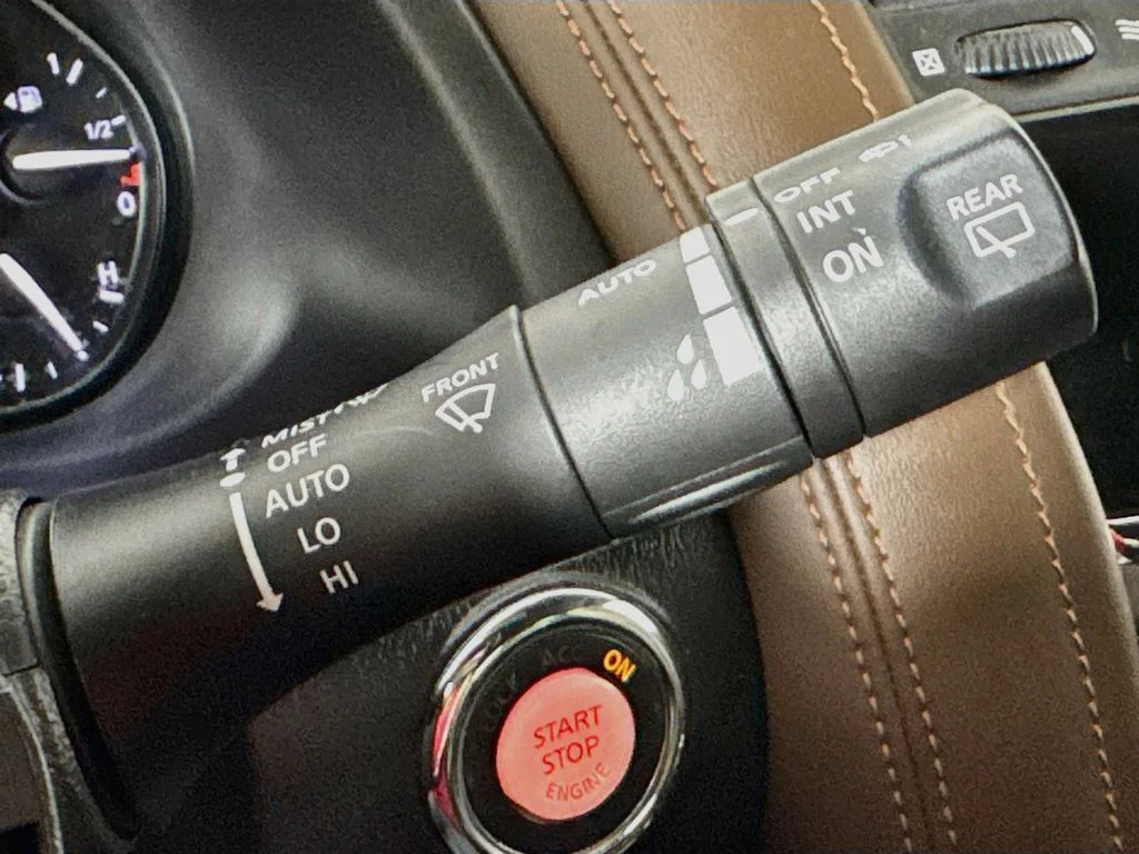 Used 2019 Black Nissan Platinum image 15