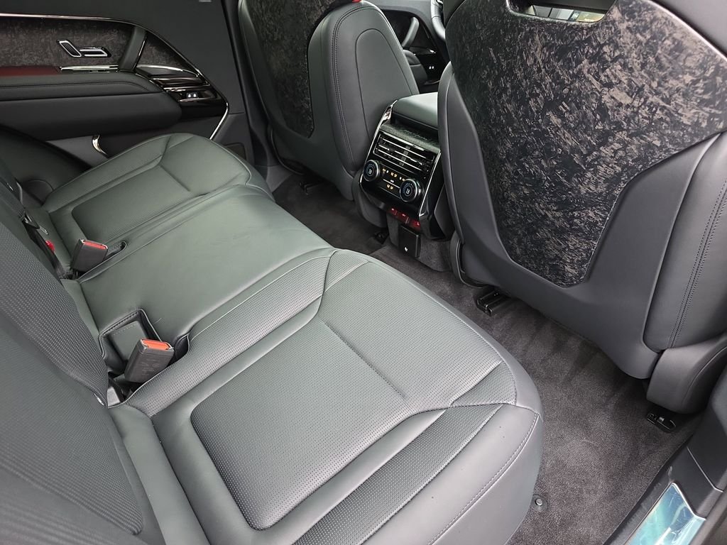 New 2025 Match-to-Sample Black in Satin finish LAND ROVER SV Edition Two image 11