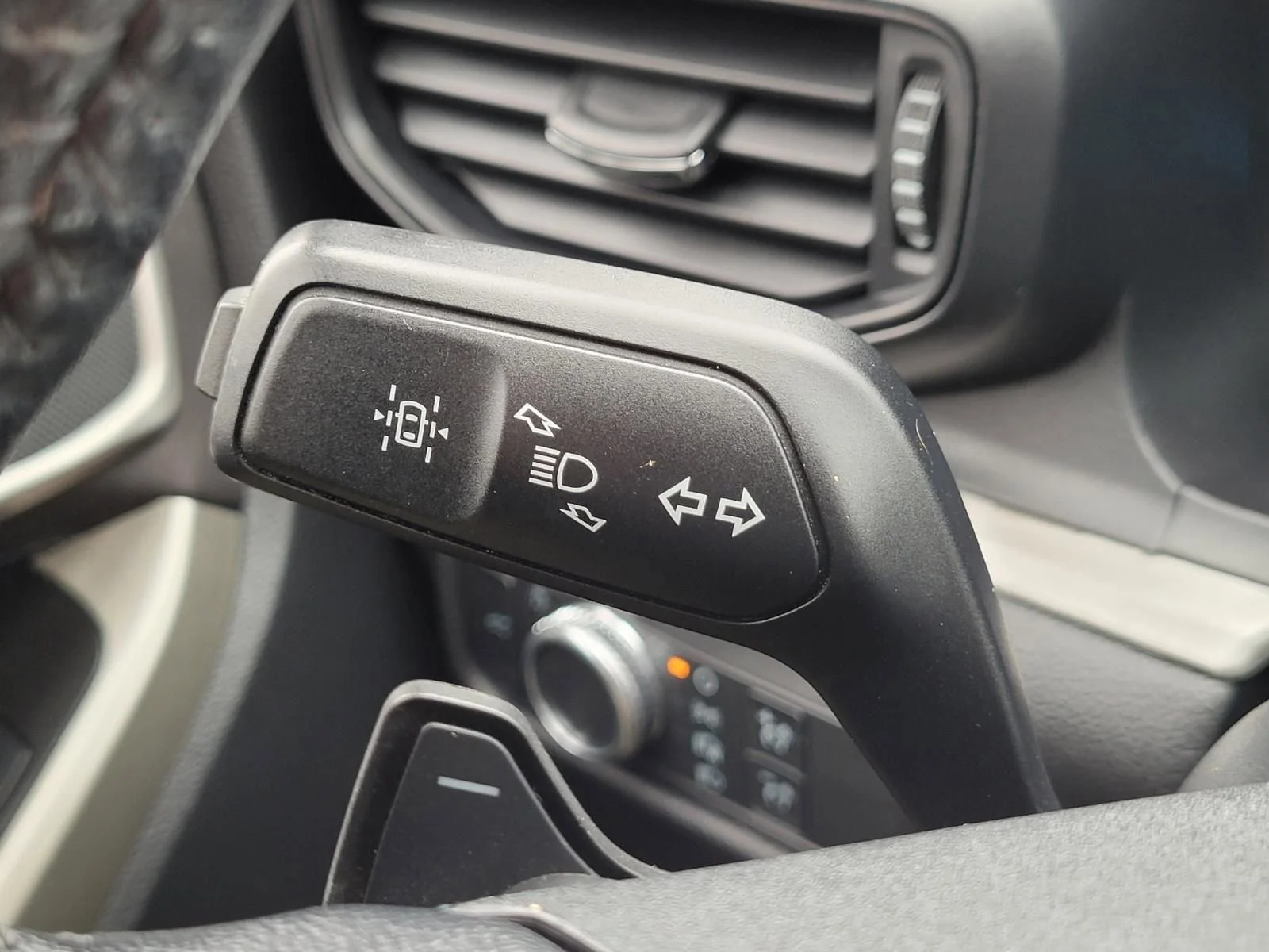 Used 2020 Blue Ford XLT image 34