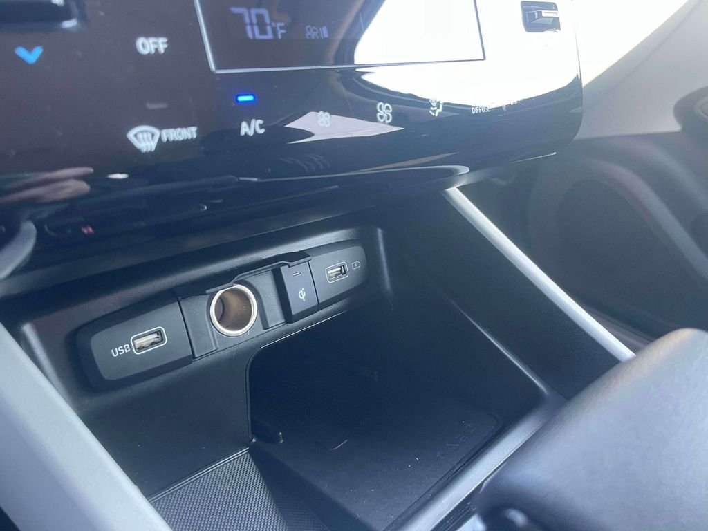 Certified Used 2024 White Hyundai SEL image 29