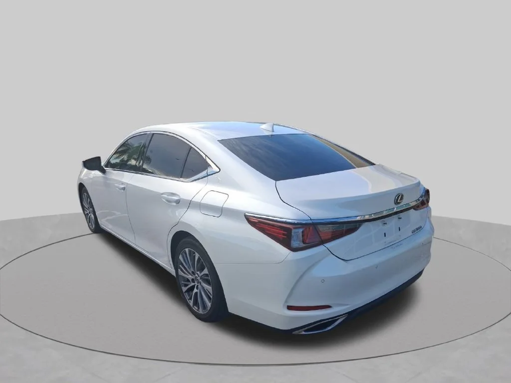 Used 2021 White Lexus 350 image 9