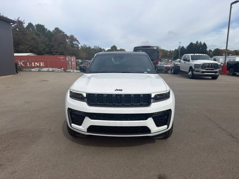 New 2026 Bright White Clear-Coat Exterior Paint Jeep Summit image 8