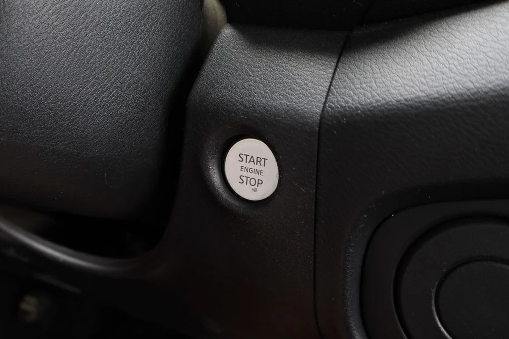 Used 2022 Black Nissan PRO-X image 20