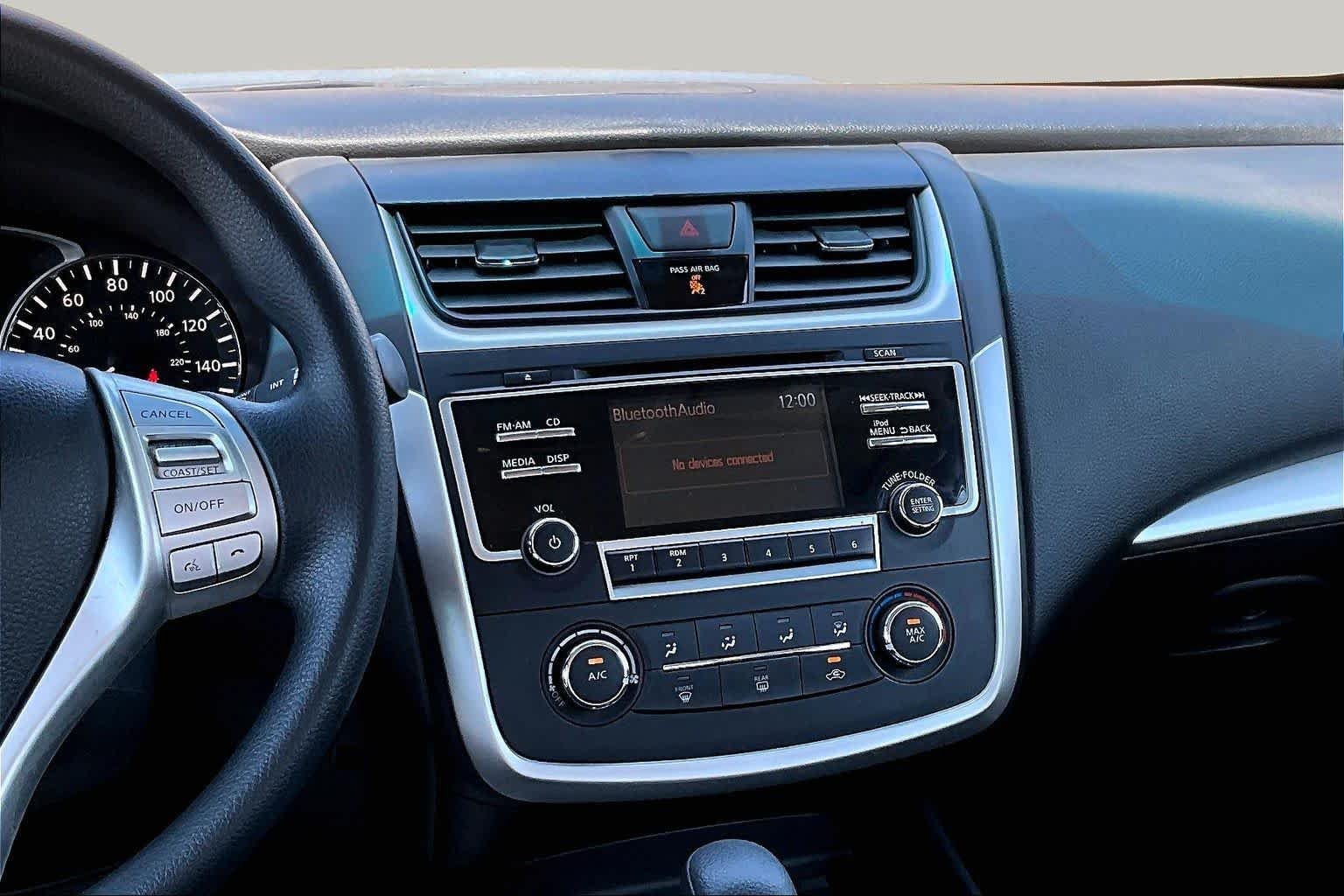 Used 2018 Brilliant Silver Nissan 2.5 S image 9
