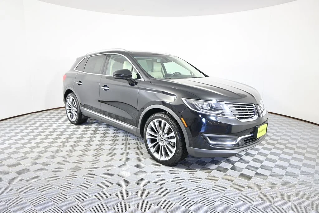 Used 2016 Black Lincoln Reserve image 9