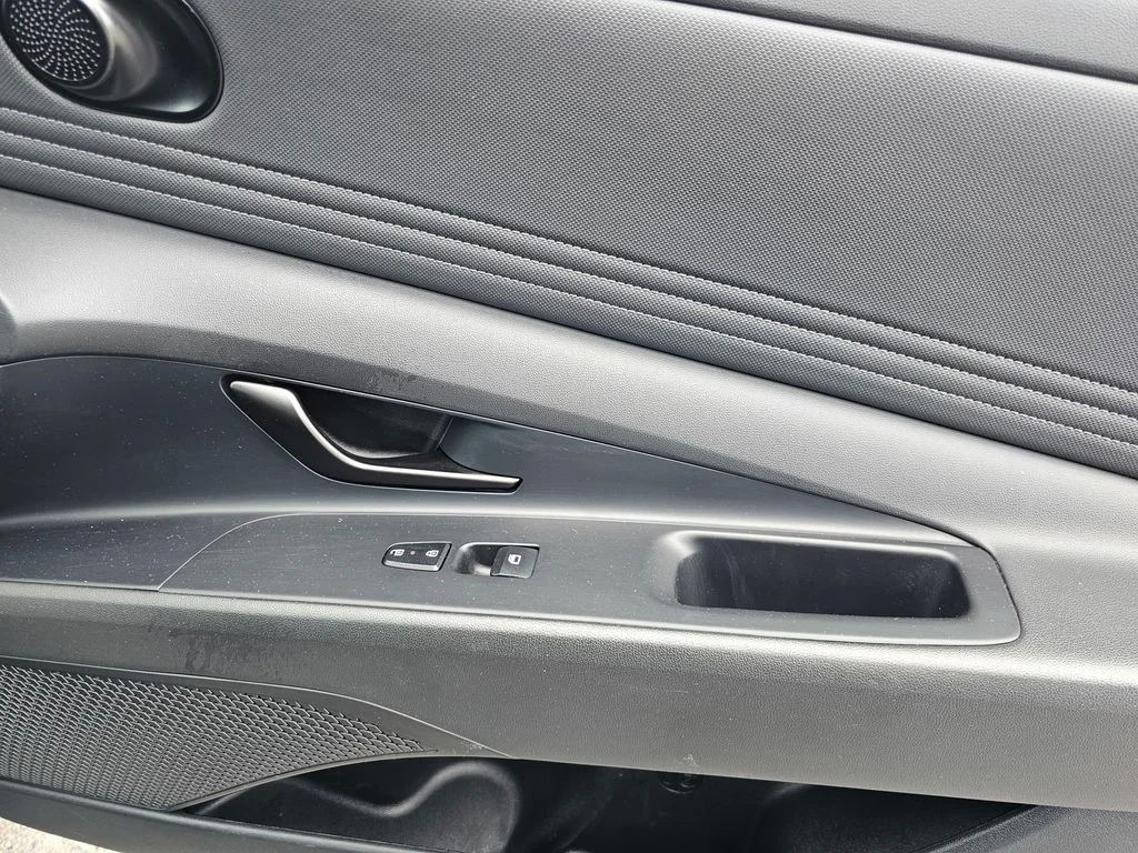 Used 2025 Gray Hyundai SEL Sport image 8