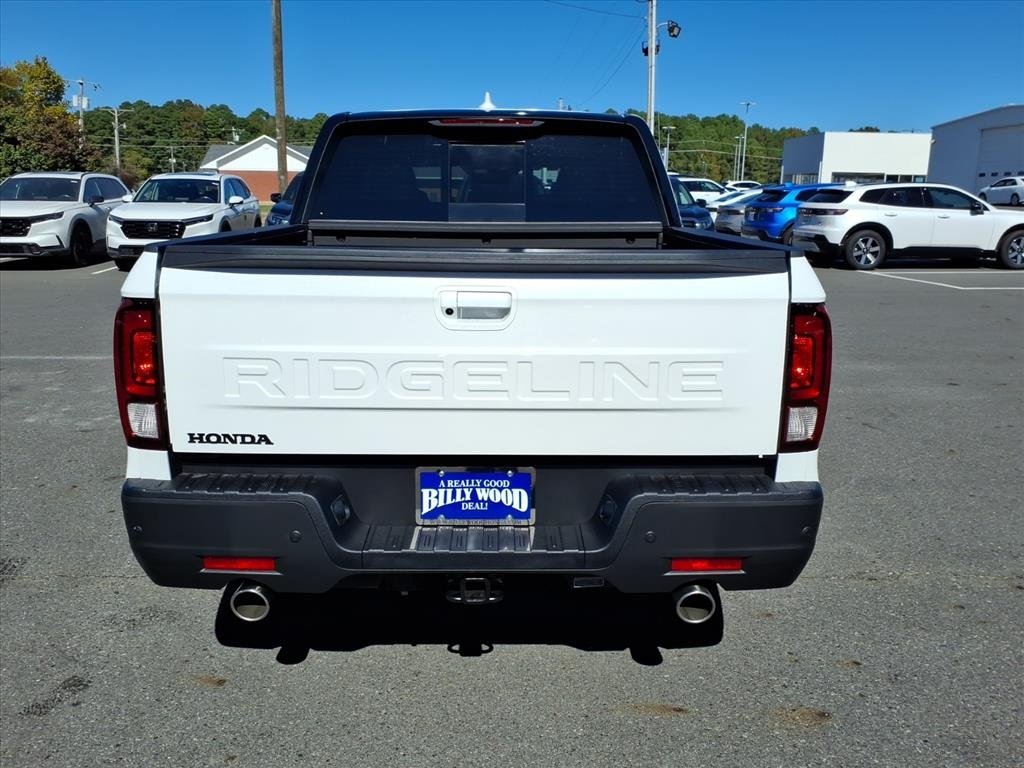 2026 Honda Ridgeline Black Edition photo 4