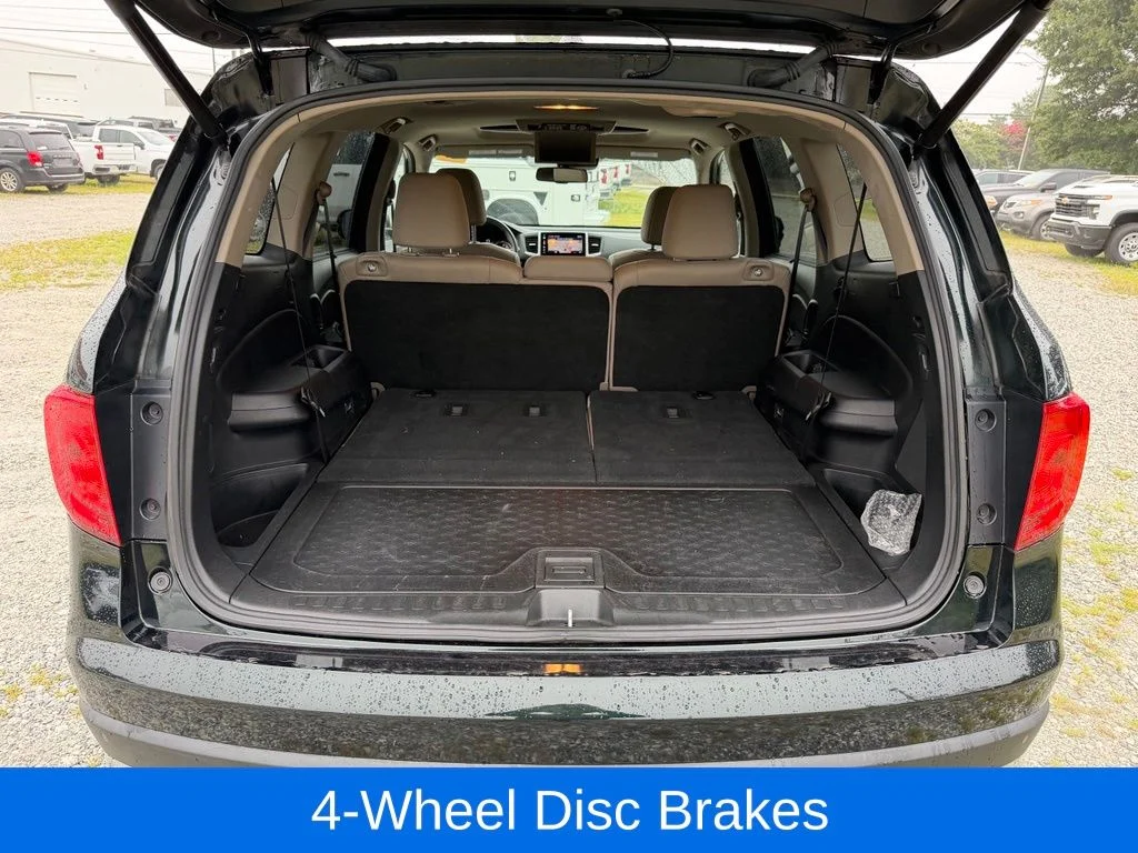 Used 2016 Green Honda Touring image 14