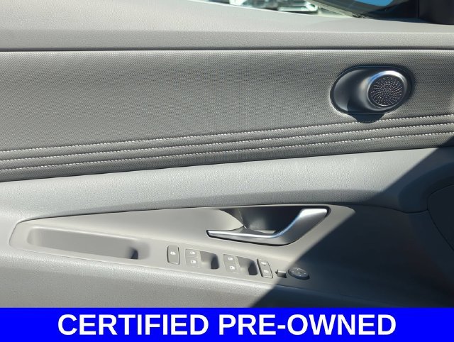 2025 Hyundai Elantra SEL - Photo 16
