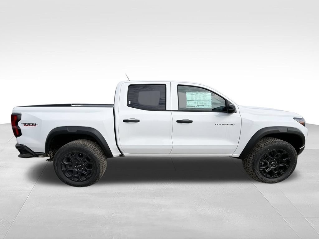 New 2026 Summit White Chevrolet Trail Boss image 9