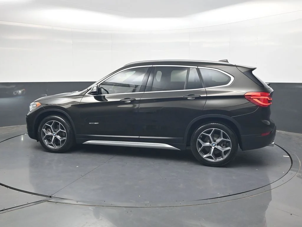 Used 2017 Dark Olive Metallic BMW xDrive28i image 8
