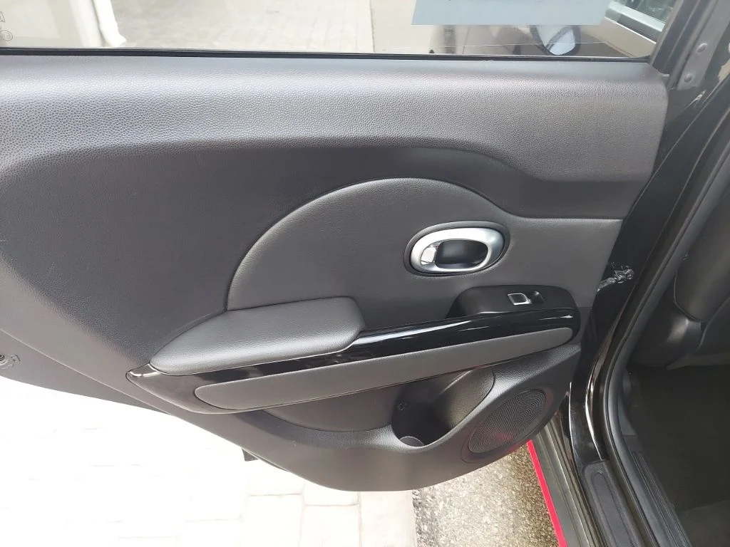 Used 2018 Black Kia Exclaim image 38