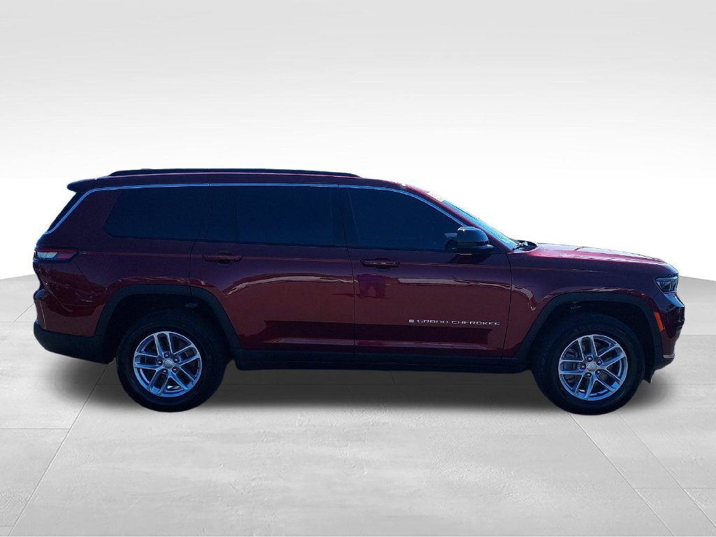 Used 2024 Red Jeep Laredo image 6