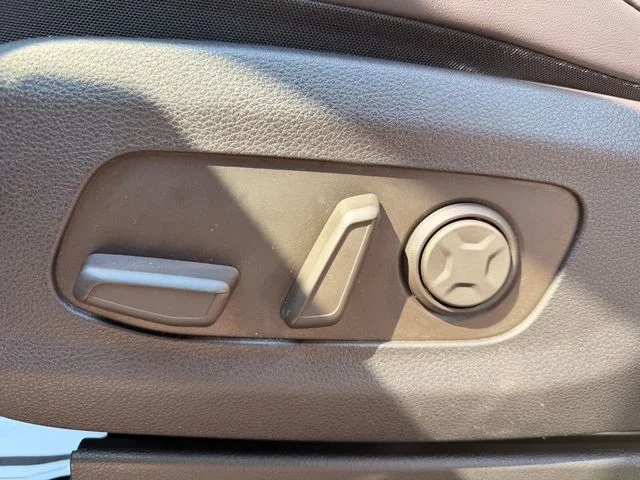 Certified Used 2025 Ivory Kia SX image 13