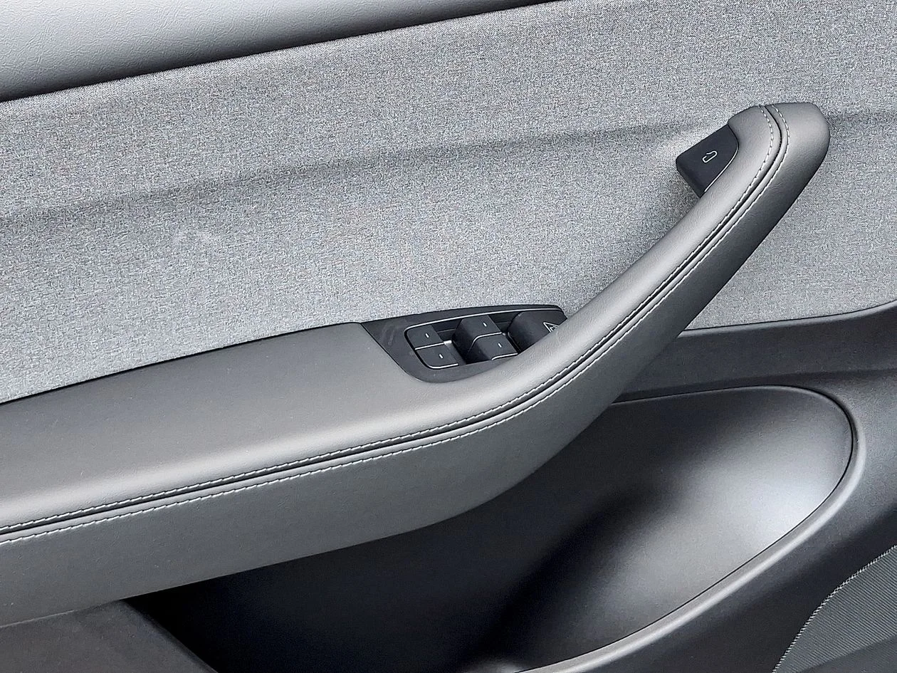 Used 2026  Tesla  image 12