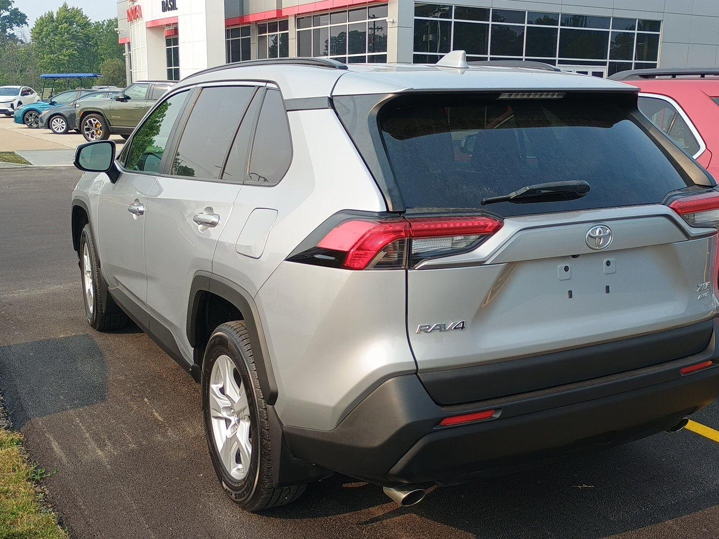 Used 2019 Silver Sky Metallic Toyota XLE image 3