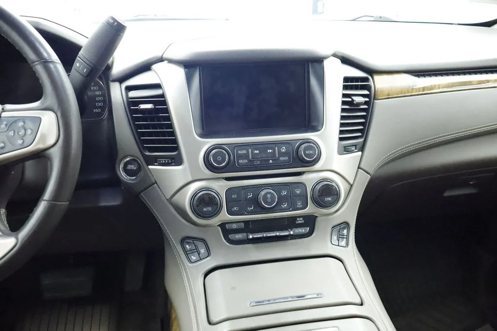 Used 2016 Silver GMC Denali image 25