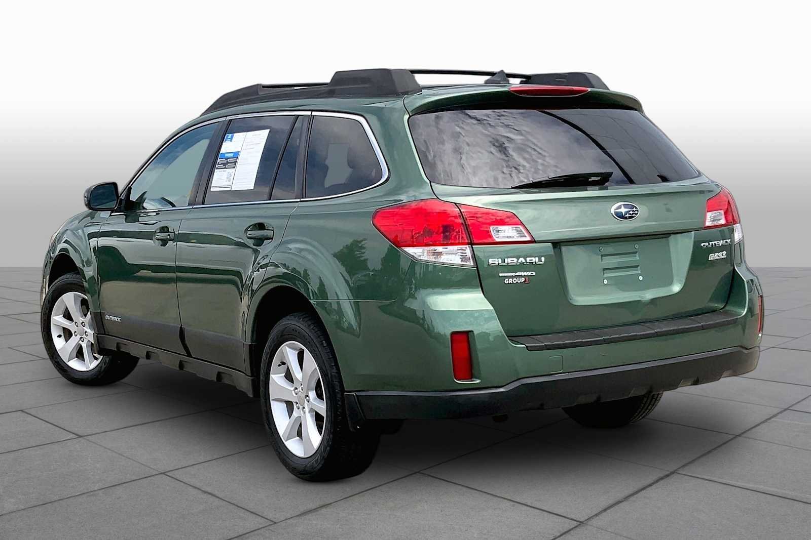 Used 2014 Cypress Green Pearl Subaru 2.5i Premium image 12