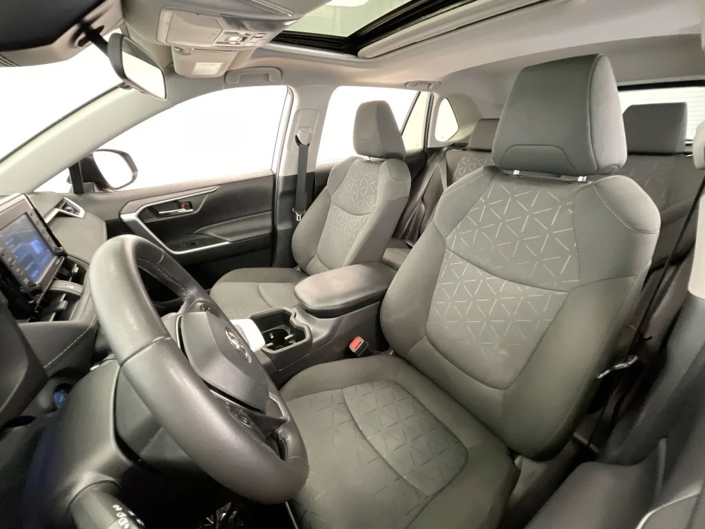 Used 2022 Silver Sky Metallic Toyota XLE image 20