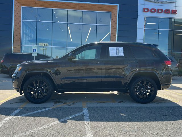 Used 2020 Jeep Grand Cherokee Altitude with VIN 1C4RJFAG6LC426474 for sale in Kansas City