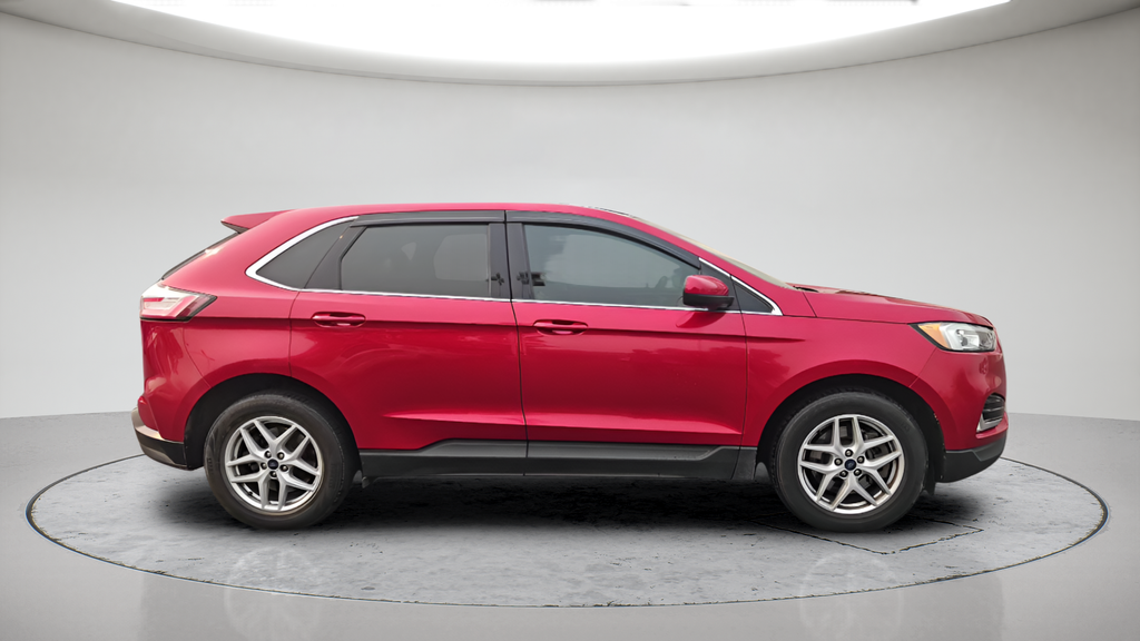 Used 2021 Red Ford SEL image 3