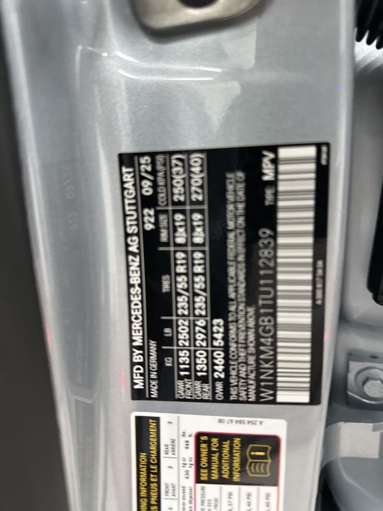 Used 2026 Silver Mercedes-Benz GLC 300 image 32