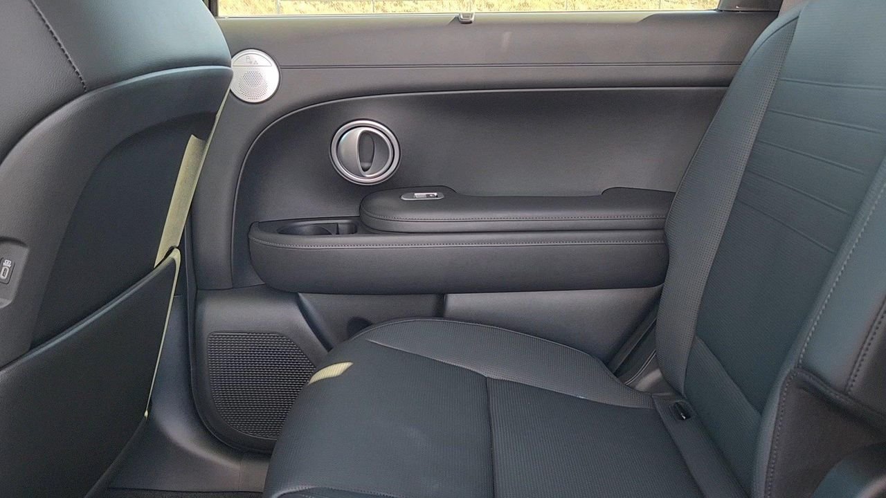 New 2027 Abyss Black Pearl Hyundai Limited 7P image 16